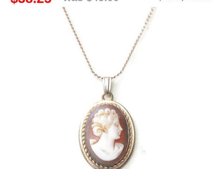 CIJ Sale Carved Shell Cameo Pendant Necklace Oval Gold Filled Vintage
