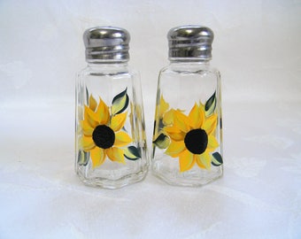Salt and pepper shakers, hand painted salt and pepper shakers, sunflowers, hand painted sunflowers, sunflower salt and pepper shakers