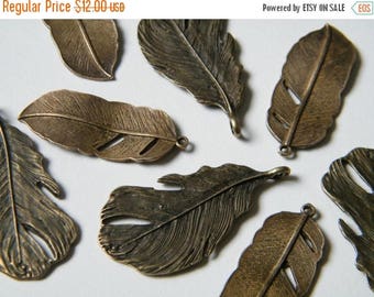 ON SALE 16 x Antique Brass Feathers Pendant Bronze Natural Feather Charms (8 of each) Necklace Charms Bracelet Pendants