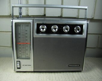 Vtg Panasonic radio with incredible sound AC/DC