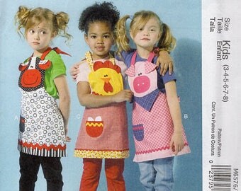 McCall's 6576 Girls Whimsical Full Apron Pig Chicken Cow Farm Animals Uncut Sewing Handmade Craft Pattern