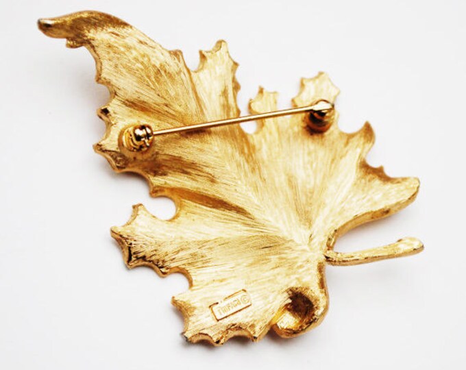 Crown Trifari Leaf Brooch - gold Floral oak leaf - Mid Century Pin