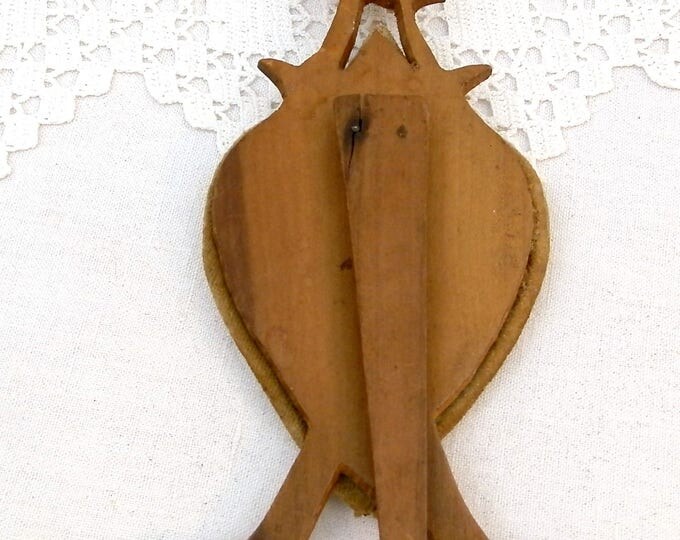 Small French Antique Heart Shaped Painted Treen / Wooden Victorian Picture Frame Souvenir from Cote D'azur Town of Cannes in South of France Small French Antique Heart Shaped Painted Treen / Wooden Victorian Picture Frame Souvenir from Cote D'azur Town of Cannes in South of France