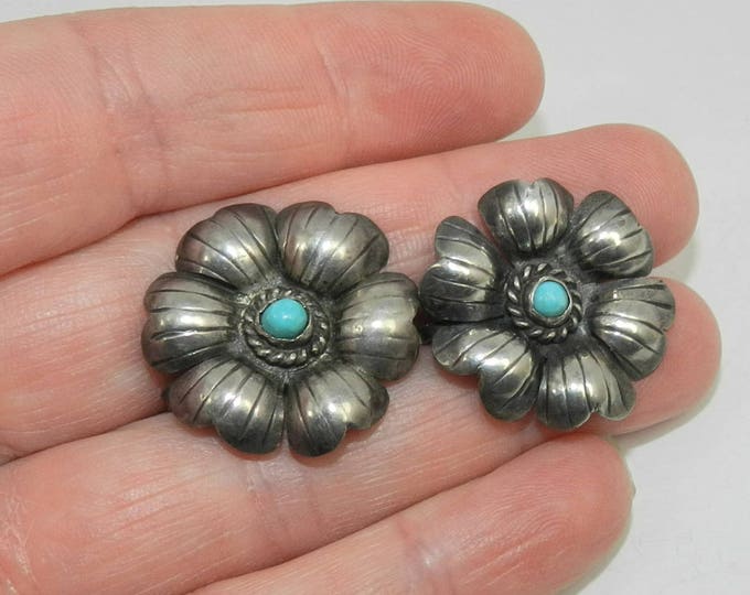 Vintage 925 Sterling silver turquoise screw back earrings mexico navajo ladies womens jewelry jewellery gift guide floral design
