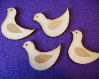 4 birds, wood, 5 x 3.7 cm (10-0013C)