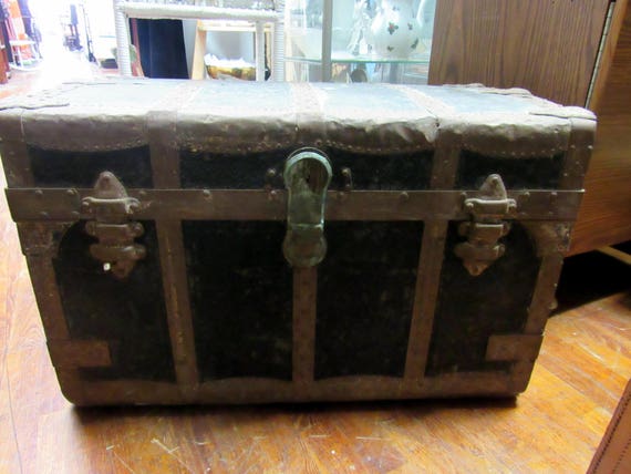 Flat top steamer trunk smaller size Crouch & Fitzgerald