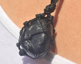 Apache Tears Obsidian Necklace, Apache Tears Jewelry, Mourning Jewelry, Chakra necklace, Black stone pendant, Macrame Healing Stone Necklace