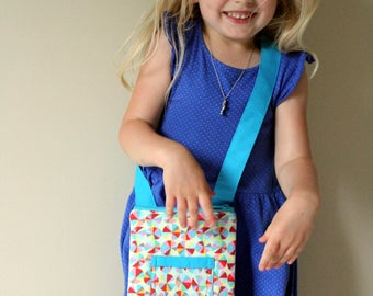 Kids crossbody bag, circles fabric, childrens purse, kids fabric purse, toddler crossbody bag with zipper, handmade kids bag, toddler purse