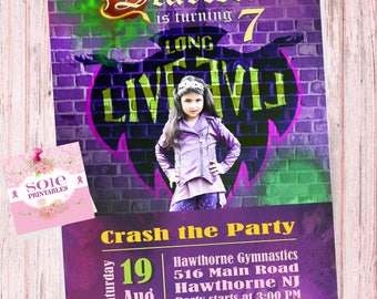 NEW! Customize your Descendants 2 Invitation with your favorite child's picture!!!!