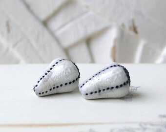 RESERVED LD, drops, Raku ceramic beads, white, 2 X