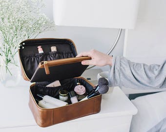 Large cosmetic bag - Toiletry bag women - Toiletry bag leather - Toiletry organizer - Monogrammed cosmetic bag - Cosmetic organizer - Pouch