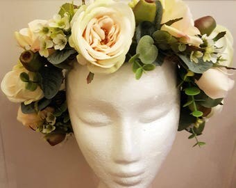 Rose flower crown, cream, peach roses, boho flower crown, bridal flower crown, flower hairpiece. Silk flower and foliage hair accessory.
