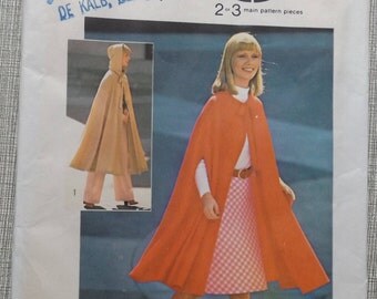 Misses' Jiffy Unlined Cape in Two Lengths with Optional Hood Fits Size 8-18 Complete Uncut/FF Vintage 70s Simplicity Sewing Pattern 6839