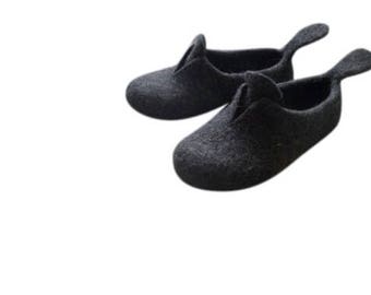 Wool felt slippers Mens and womens Minimalistic style Charcoal gray organic wool slippers Felt shoes Adult slippers Flat shoes