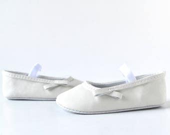 Baby girl ballerina shoes, White baby shoes, Baby ballet flats, Baby ballet slippers, Baby girl birthday shoes, Baptism shoes, Baby gift