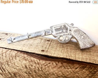 ON SALE Silver Gun Key Hook - Hunting Decor - Wall Key Holder - Entryway Wall Hooks - Gun Decor - Wall Necklace Holder - Cast Iron Hooks - G
