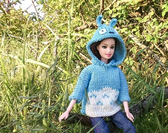 Barbie clothes. Totoro knit pullover. Barbie doll Totoro outfit. Blue Totoro Barbie knitwear. Oversize for Barbie. Totoro oversize.