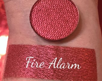 FIRE ALARM - Pressed Pigment Eyeshadow - Red with warm undertones