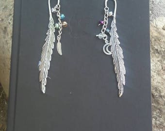 Metal Feather Bookmark/Six of Crows/Moon Charm/Feather Charm/Keychain Accessory