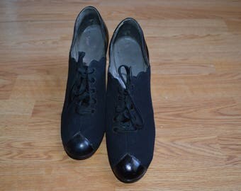 MOVING SALE! Vintage oxford shoes 7AA