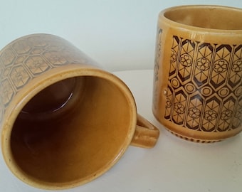 Retro late 60s mug, geometric groovy pattern