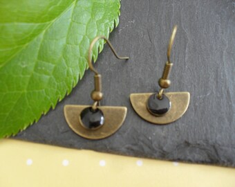 Earrings with enamel