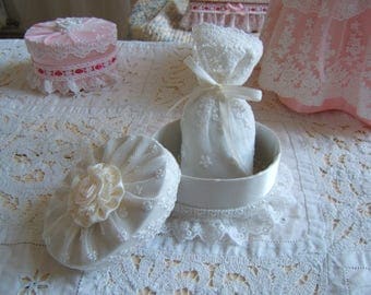 Adorable little box shabby chic raw silk and its scent "lavender" pouch