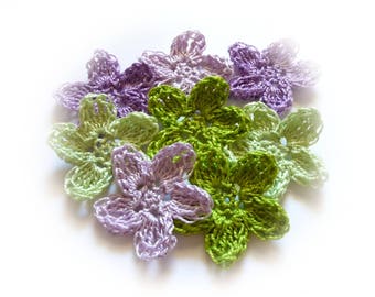 8 appliques crochet green and purple flowers