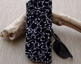 Sunglass Case, Eyeglass Sleeve, Black &White Fabric Eyeglass Case, Eye Glass Sleeve,Modern,Gift under 10, Fabric Eyeglass Sleeve
