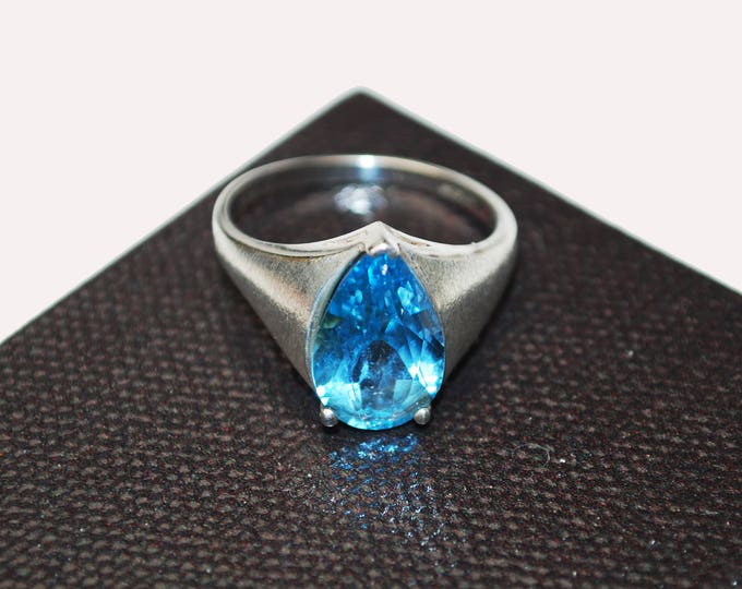 Blue topaz sterling Ring - Blue gemstone - Pear Shape - size 9 1/2 - Brushed silver - Gift for her