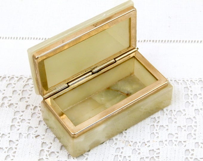 Small Vintage Mid Century Pale Green Onyx Trinket Hinged Box, 1970s Retro Agate Stone Ring Box with Gold Colored Fixtures, Cute Old Box