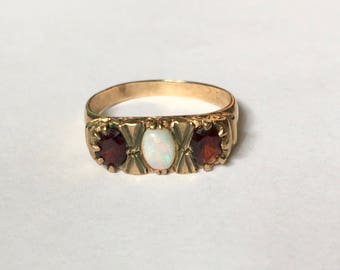 vintage 9k gold, opal, and garnet ring, size 8.75