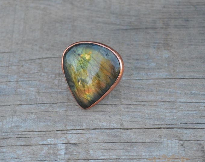 Labradorite ring, copper ring, large ring, stone ring, statement ring, metal ring, gemstone ring, labradorite jewelry, witchy ring, gift her