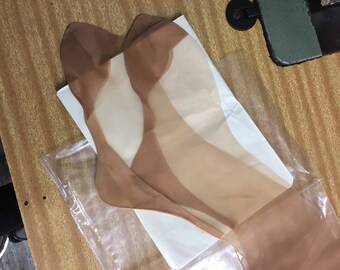 1940s l x1 pair VALUE WISE Fully Fashioned Nylon Seamed Stockings l Pristine Deadstock l size MEDIUM 8 1/2