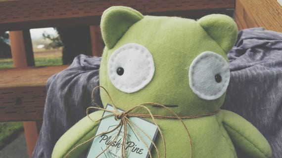 kuchi kopi pillow