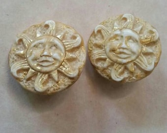 Vintage cream gold sun eighties nineties statement plastic clip on earrings