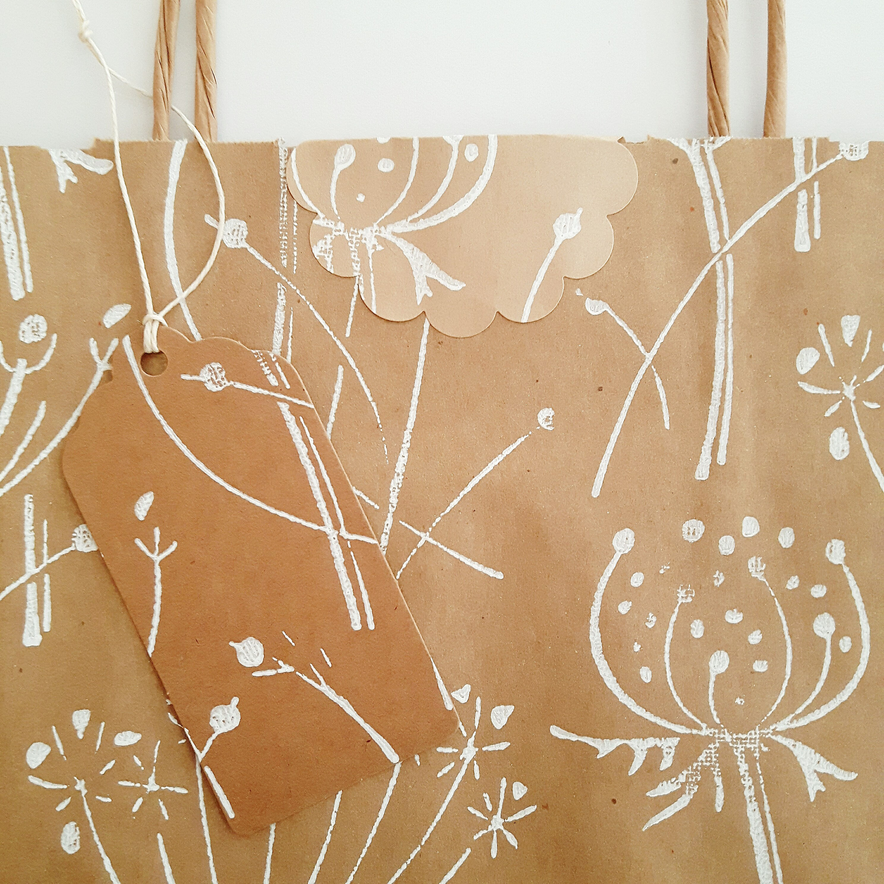 Floral Gift Bag Set // Medium Kraft Gift Bag with Seed Head Print