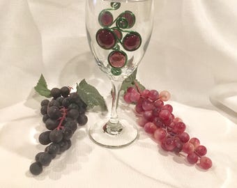 Grape Vine Beaded Wine Glass, Wire Wrapped Wine Glass, Custom Wine Glass, Grape Decor, Stemware, Mom Gift, Wedding Gift, Water Glass