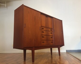 Danish Modern Teak Tall Sideboard / Bar