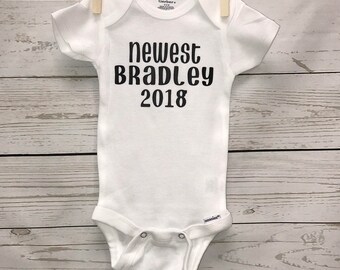 New baby onesie, baby announcement, arrival date onesie, baby girl onesie, baby boy onesie, new baby outfit, baby shower gift, baby onesie,