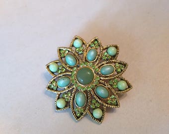 Vintage green flower brooch