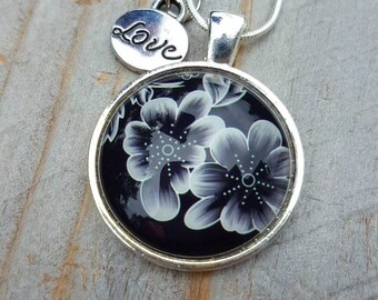 Black and White Flower Pendant Necklace, Spring Fashion, Summer Fashion, Unique Jewelry, Flower Jewelry, Gift for Her, White Flower,