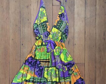 vintage 1970s halter top // 70s psychedelic halter top