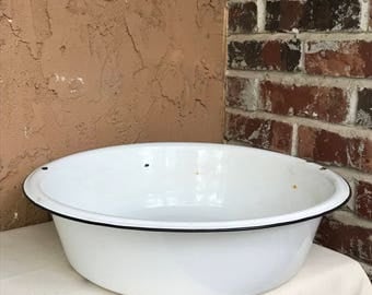 Vintage White Large rustic farm house DECOR garden planter Old Wash Basin Dish Pan french Country Porcelain Enamel Rusty Charm patina Pot D2