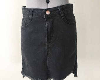Vintage Black Denim Mini Skirt, 90s Skirt, Denim Skirt, Distressed Denim, Cutoff Skirt, Frayed Denim Skirt, Stretchy Denim, Size M