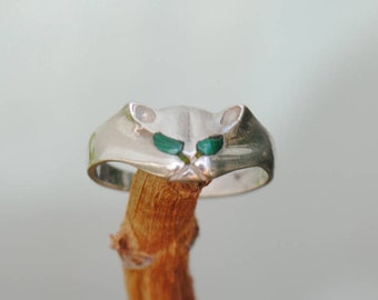 Cat ring, malachite ring, animal ring, silver ring, girl ring, vintage ring, boho ring, small ring, malachite jewelry, vintage jewelry