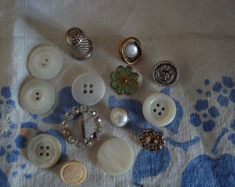 ASSORTED VINTAGE BUTTONS AND ONE OF