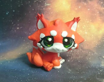 Lps custom cat kitty red white green eyes