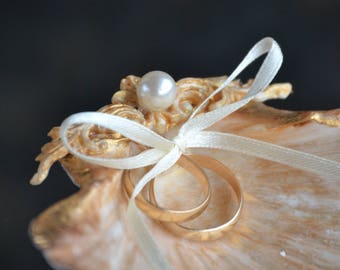 Seashell Ring Holder, RoseGold Shell Ring Bearer, Beach Wedding, Engagement Ring Holder, Nautical Ring Bearer, Engagement Gift, Ring Carrier