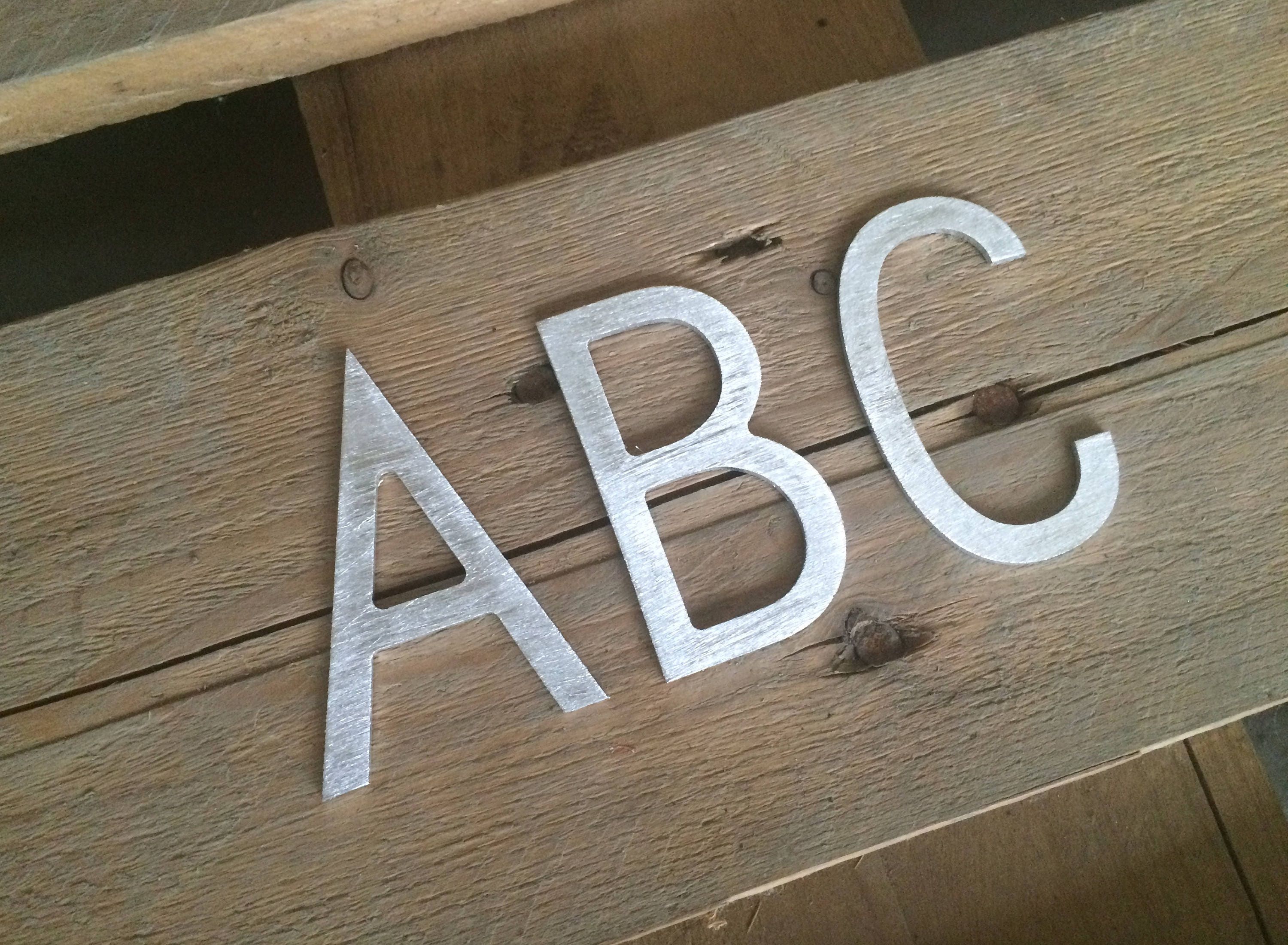 Ein Metall Mit 4 Buchstaben Kleine Metall-Lettern Metall Großbrief Blechschild